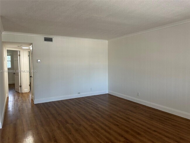 Building Photo - 250 Layne Blvd