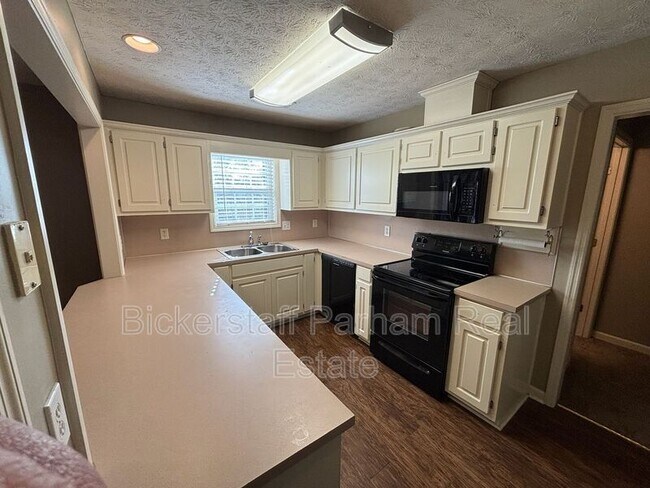 Building Photo - 1338 Virginia St