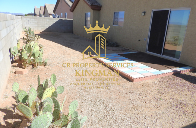 Building Photo - Beautiful 3 bed 2 bath Split Floor plan home - Near KRMC Hualapai Mountain Campus