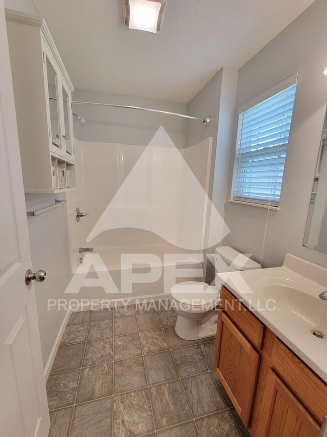 Building Photo - WEST KNOXVILLE!! - Beautiful 2 Bd 2-Ba Single Family home in the Village at Bearden!