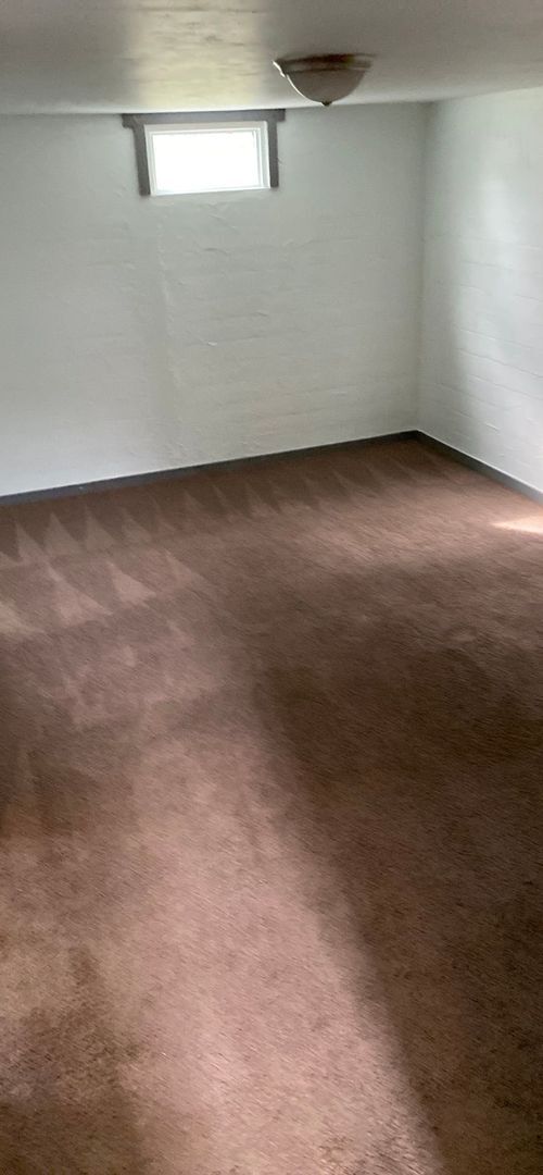 Building Photo - Cozy Home