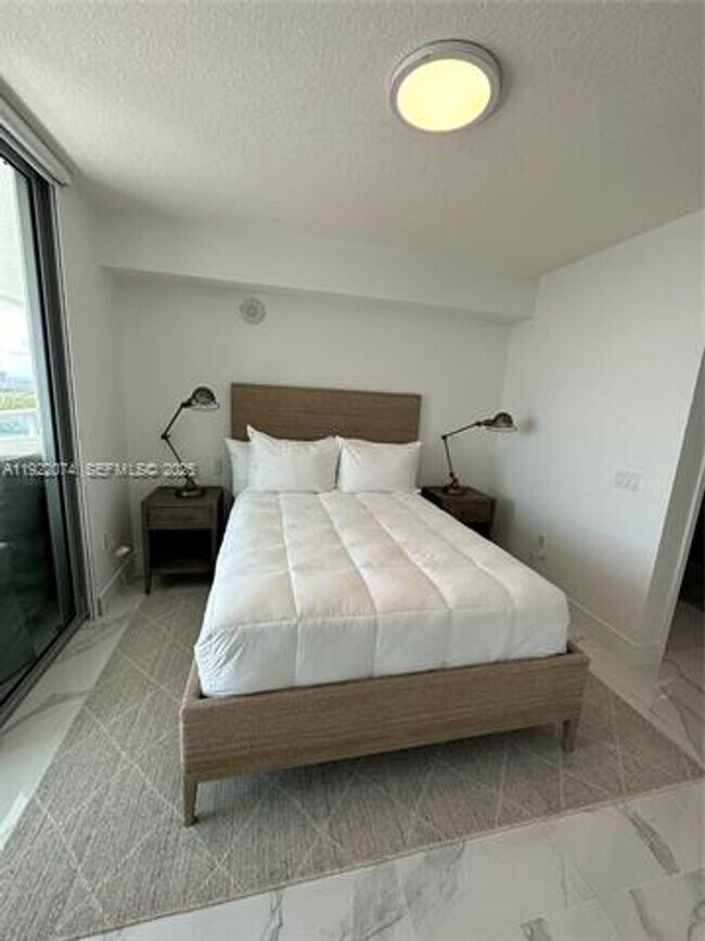 Building Photo - 330 Sunny Isles Blvd