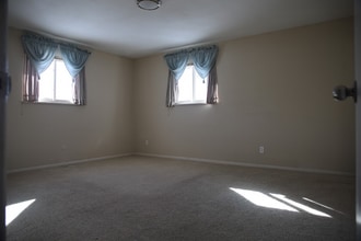 Building Photo - 1551 E Costilla Ave