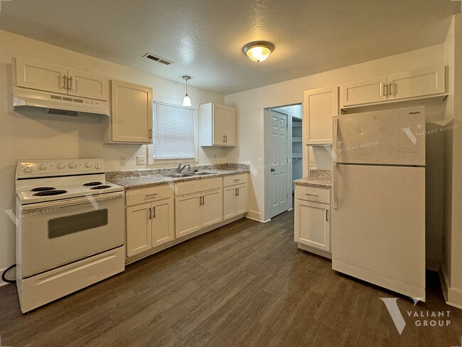 Building Photo - Cozy, Ranch-Style 3-Bedroom Rental Home in...