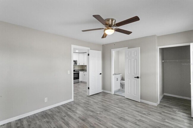 Building Photo - 6802 W Comanche Ave