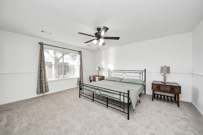 Building Photo - 20403 Blue Juniper Dr