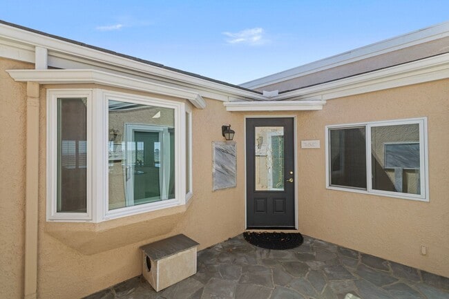 Building Photo - Stunning *VIEW* home for rent in desirable...