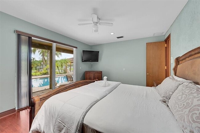 Building Photo - 4200 Coral Hills Dr