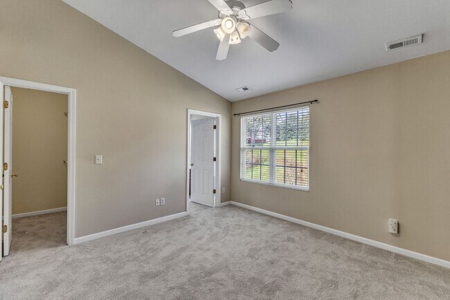 Building Photo - Adorable 3b 3b Townhome In Wake Forest!