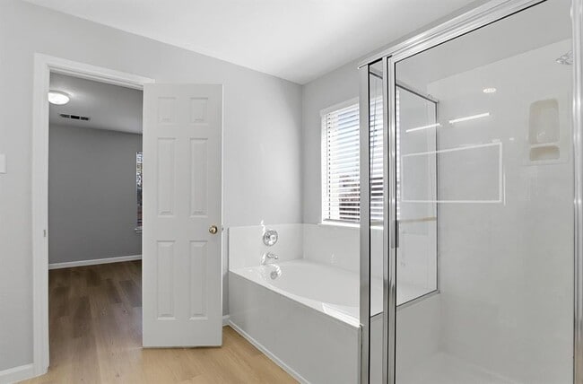 Building Photo - 2410 Charlie Harley Dr