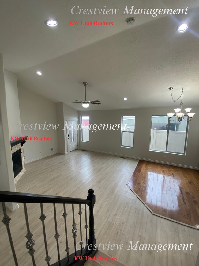 Building Photo - Charming 3 Bed, 2 Bath Home in South Salt Lake!