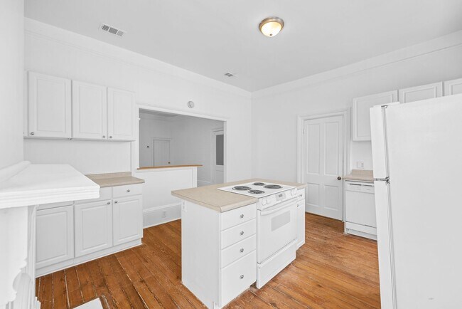 Building Photo - 112 E Anderson St