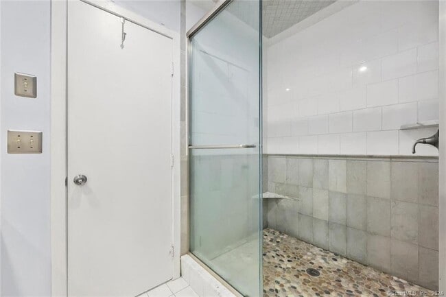 Building Photo - 83 Washington St