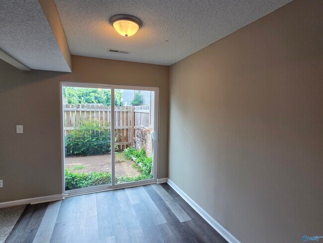 Building Photo - 2225 Golf Rd SW