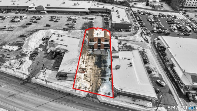 Building Photo - 937 Post Rd