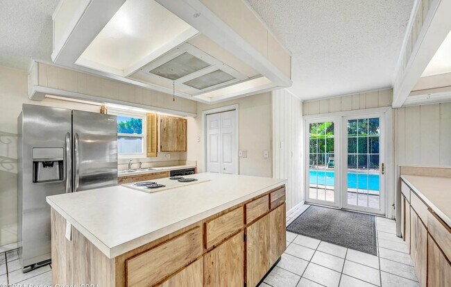 Building Photo - 4189 Hammock Dr