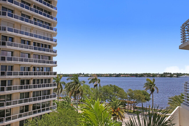 Building Photo - 1551 N Flagler Dr