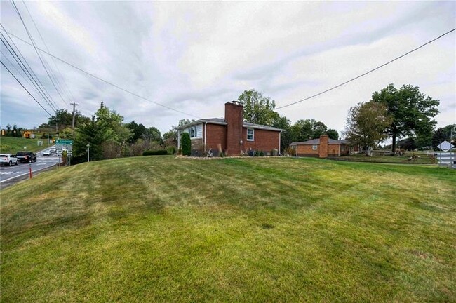 Building Photo - 719 Cumberland Rd