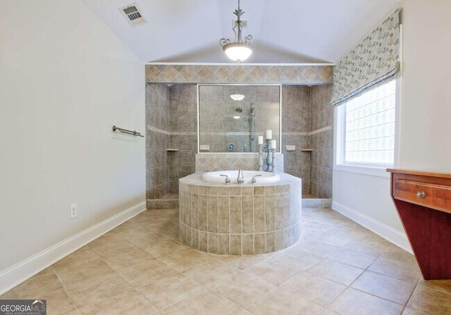 Building Photo - 50 Peninsula Cir