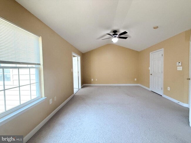 Building Photo - 4228 Lower Park Dr