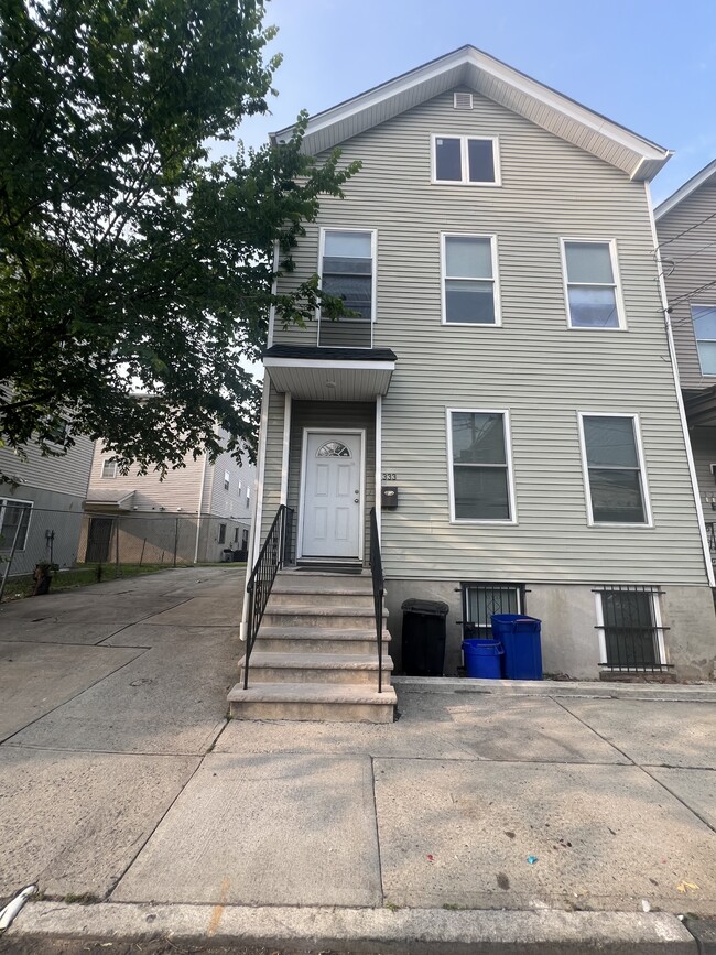 Primary Photo - 333 New St