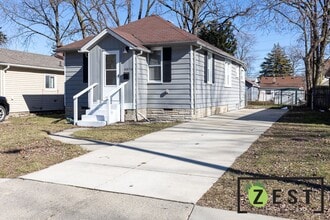 Building Photo - OPEN HOUSE- 3/6! 3PM-330PM!Updated 3 Bed Ranch in Madison Heights Ready for Move in!