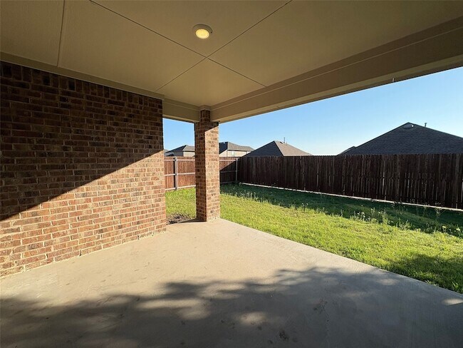 Building Photo - 610 Union Dr