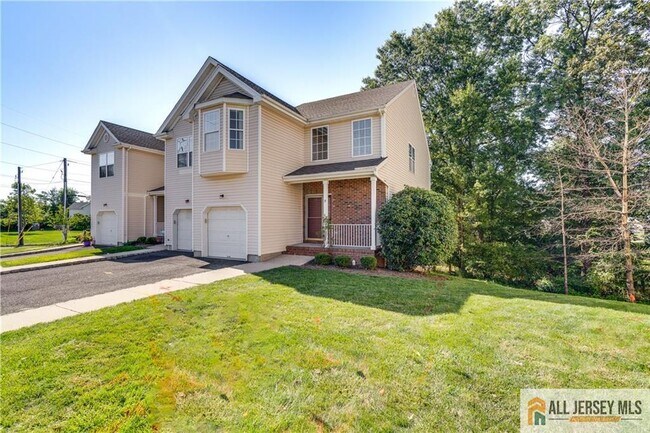 Building Photo - 9 E Burgess Dr