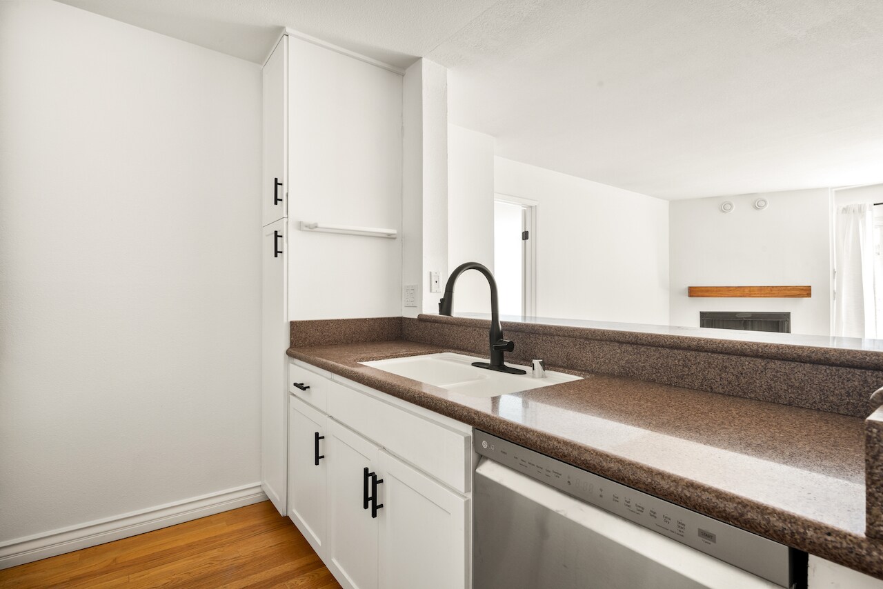 Kitchen - 8740 Tuscany Ave