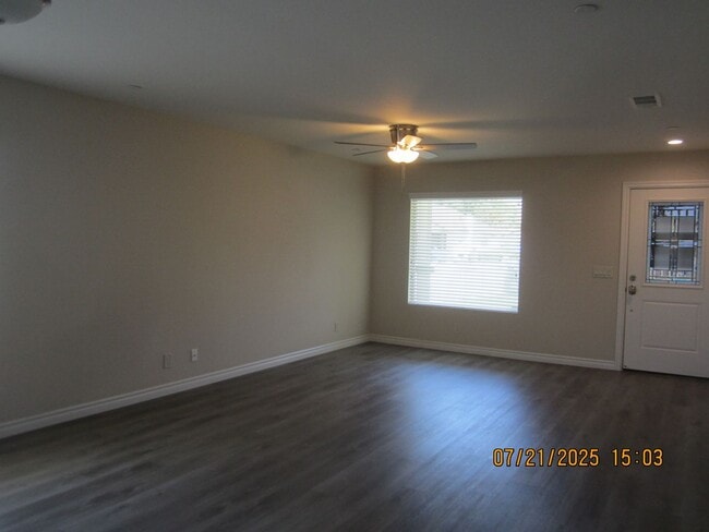 Building Photo - Immaculate Single Story Like New