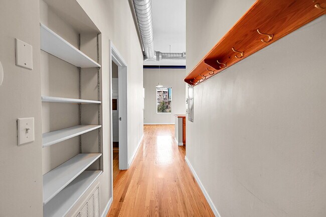 Building Photo - $1,700.00, Studio condo with one bathroom.