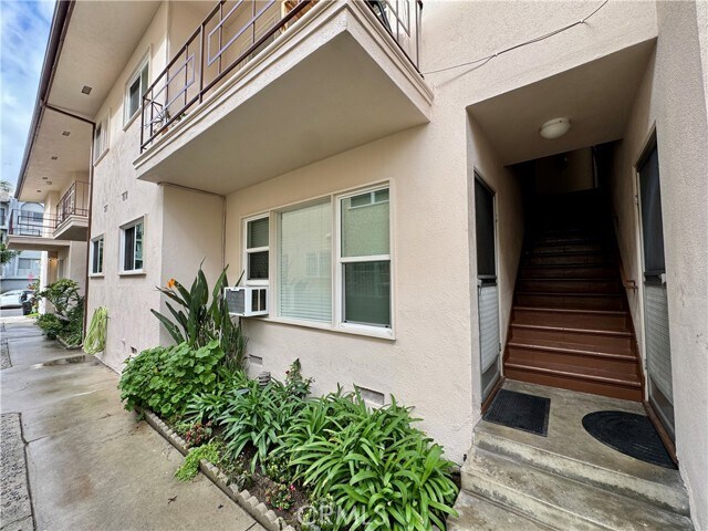 Building Photo - 122 Croft Ave