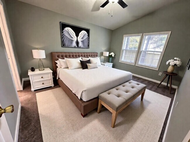 Building Photo - 4300 Mantua Way