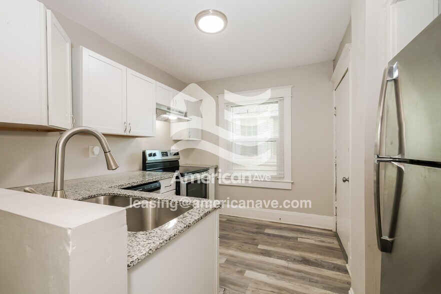 Building Photo - 3743 Flora Ave