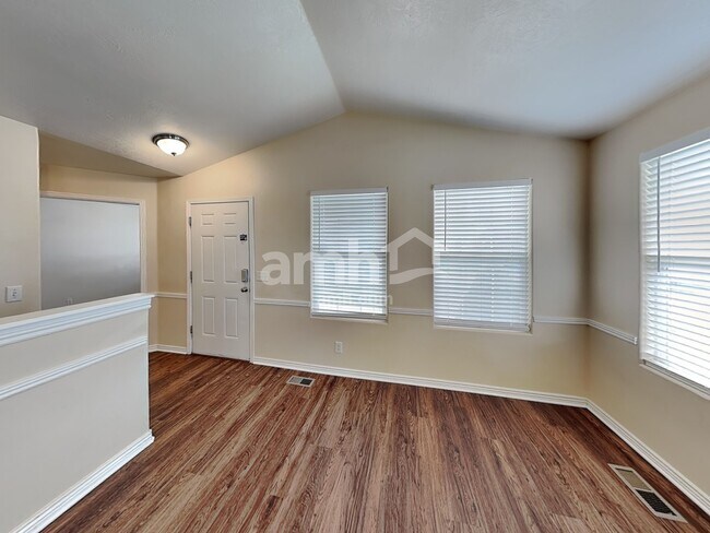 Building Photo - 1877 E Cedar Dr