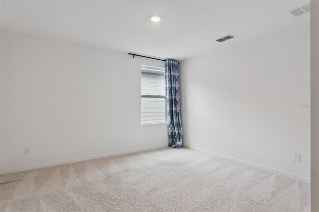 Building Photo - 756 Steerview St