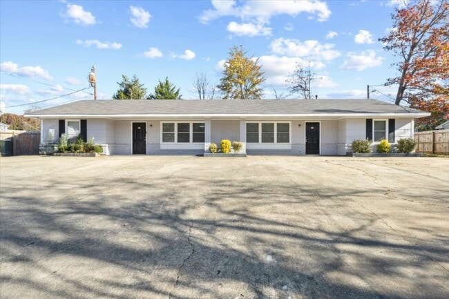 Building Photo - Homestead Duplexes