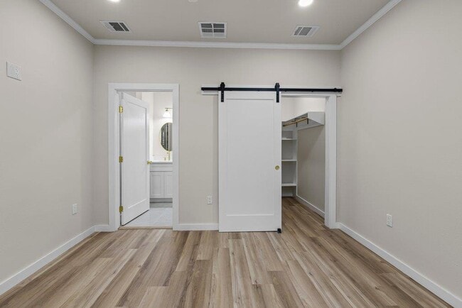 Building Photo - 30 Wood Glen Dr