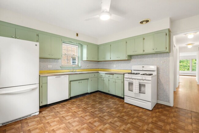 Building Photo - 1222 Austin St
