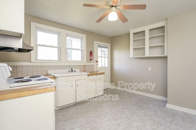 Building Photo - 201 Church St