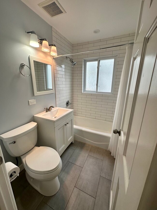 Building Photo - 1243 S Mitchell Ave