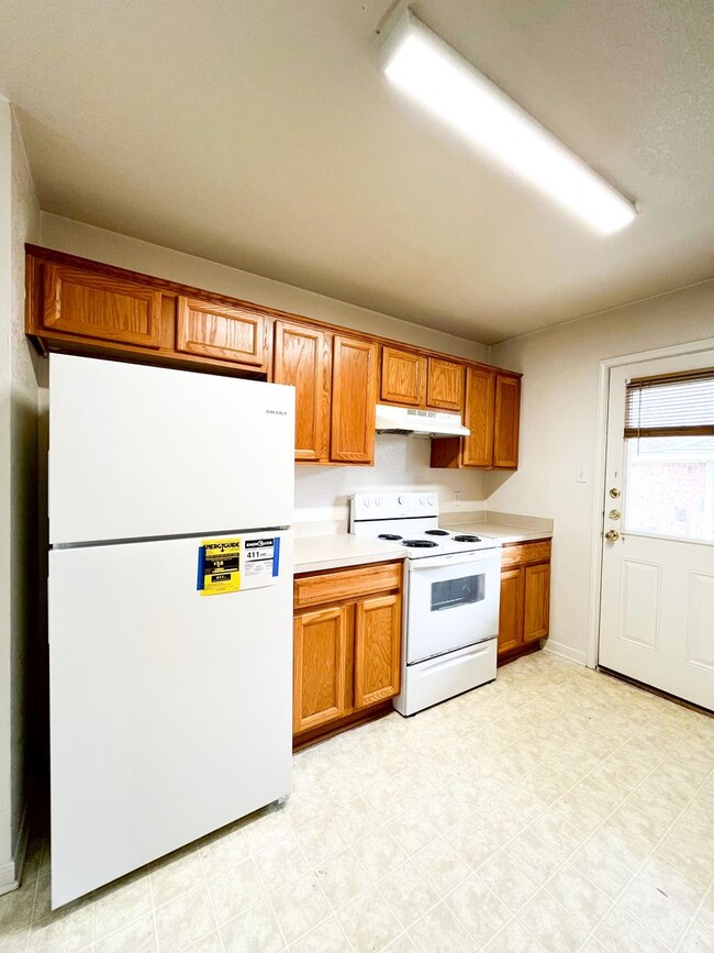 Building Photo - 312 Cedar Ridge Dr