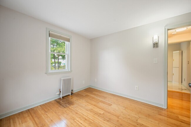 Building Photo - 23 Newman Rd