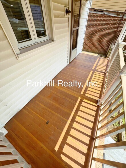 Building Photo - 24 Pen Argyl St