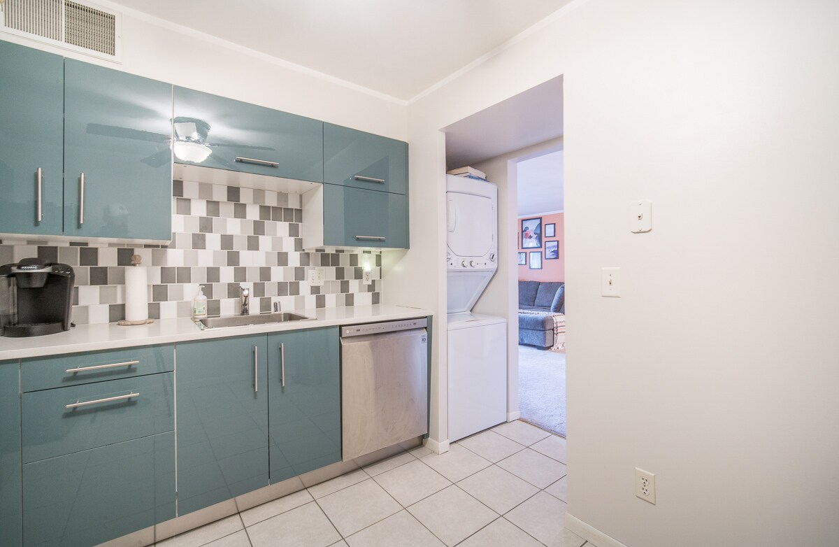 Washer and Dryer - 3942 N Oakland Ave