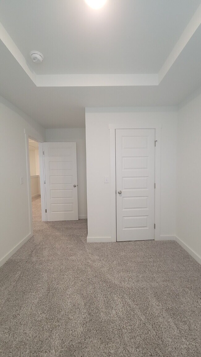 Building Photo - Section 8 Welcome!! "Chic Comfort Awaits: 3-Bedroom Haven with Granite Elegance in Huntsville"