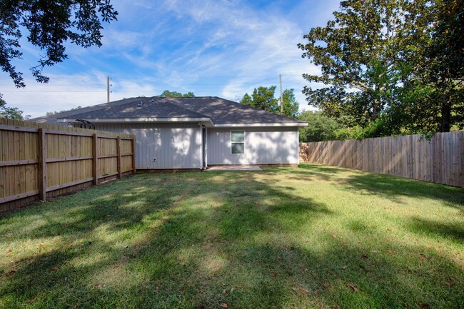 Building Photo - 8154 Lawton St