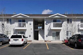 Building Photo - Kamas Cutie