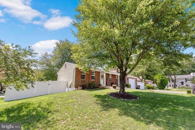 Building Photo - 8805 Rosanne Ct
