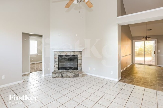 Building Photo - 3380 Chadbury Dr NW